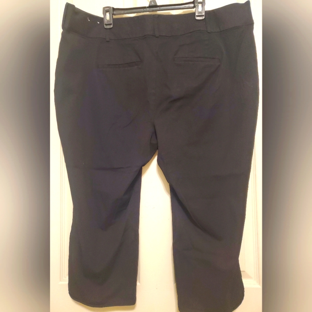 Lane Bryant "The Allies" Capri Pants. Stretchy.  Size 22 - Picture 2 of 10